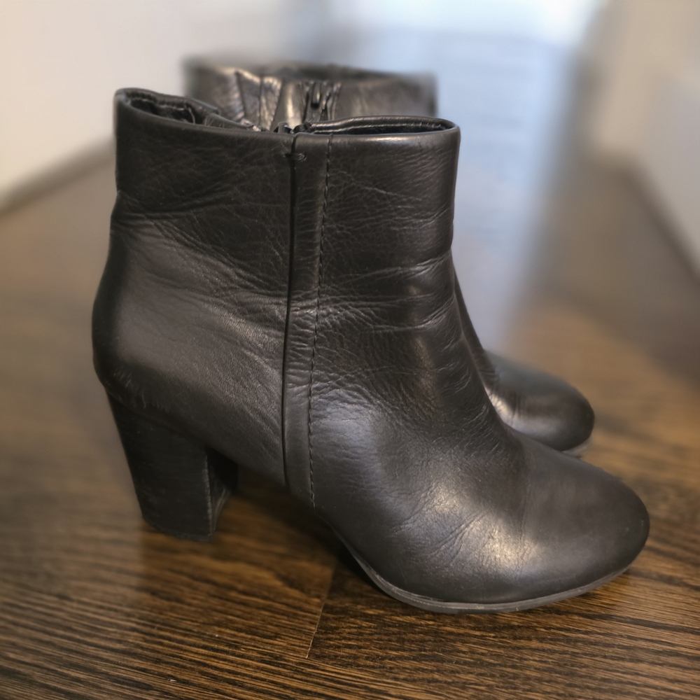 Vionic Black Ankle Booties